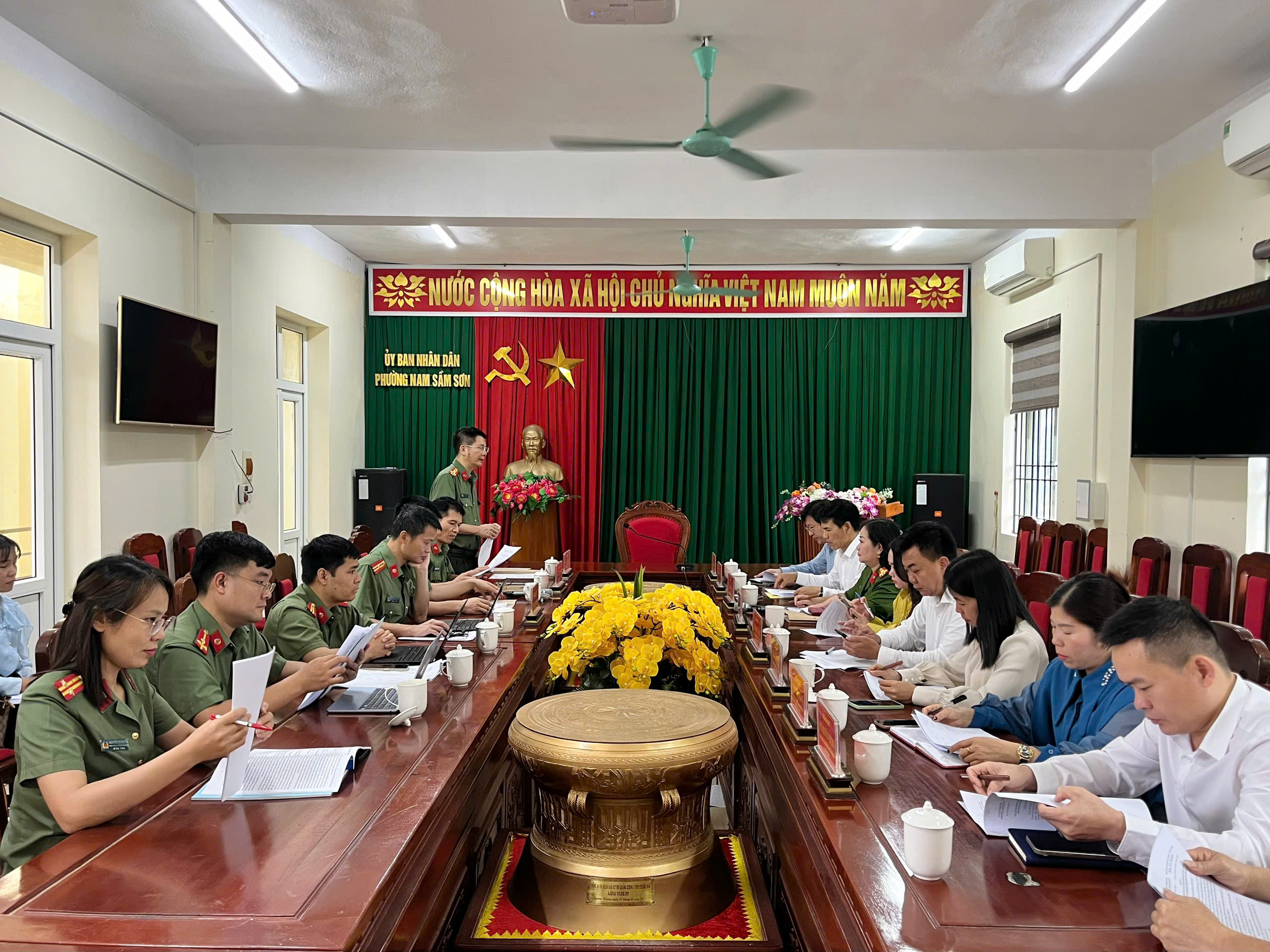 Anh-tin-bai