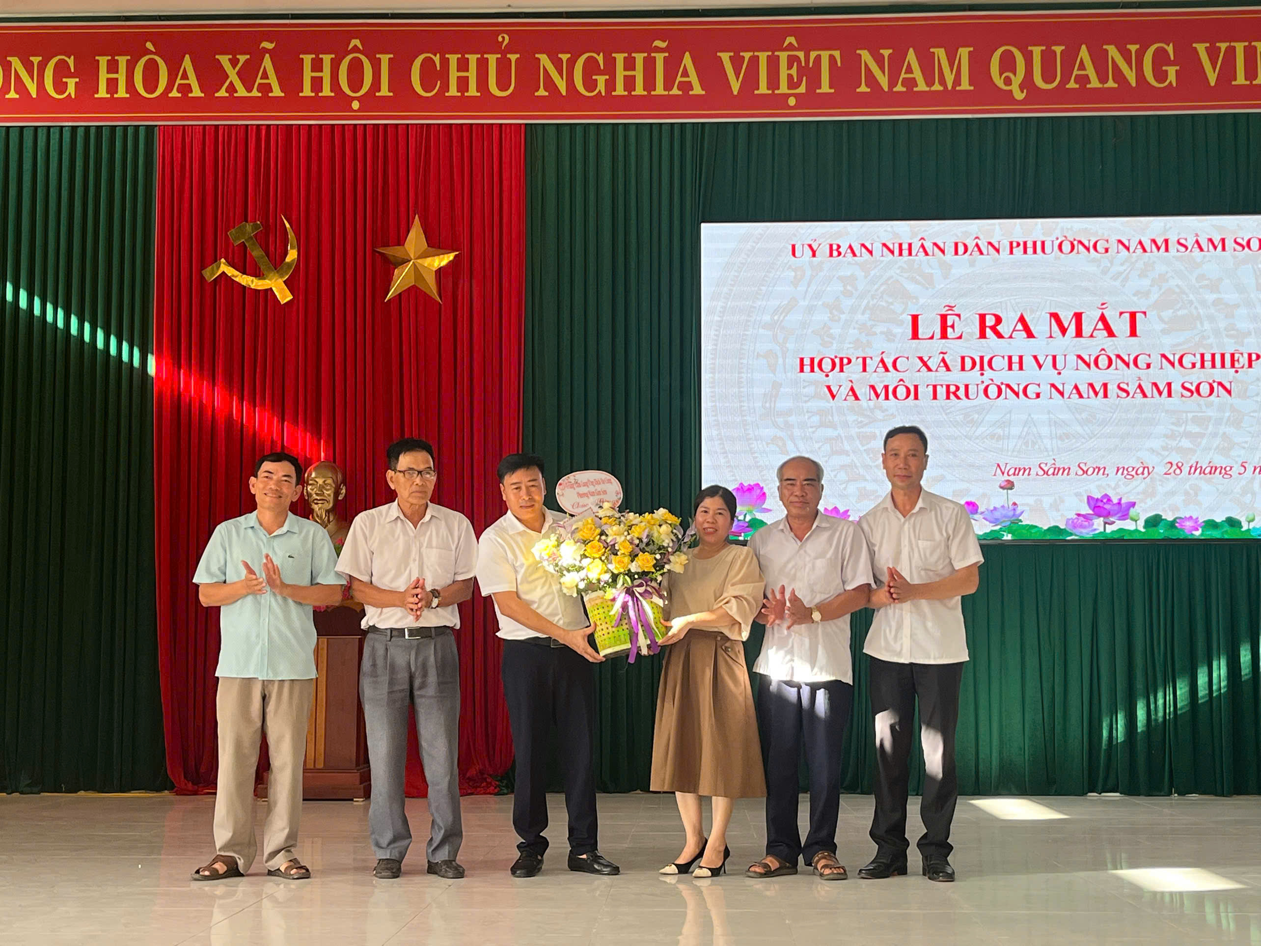 Anh-tin-bai