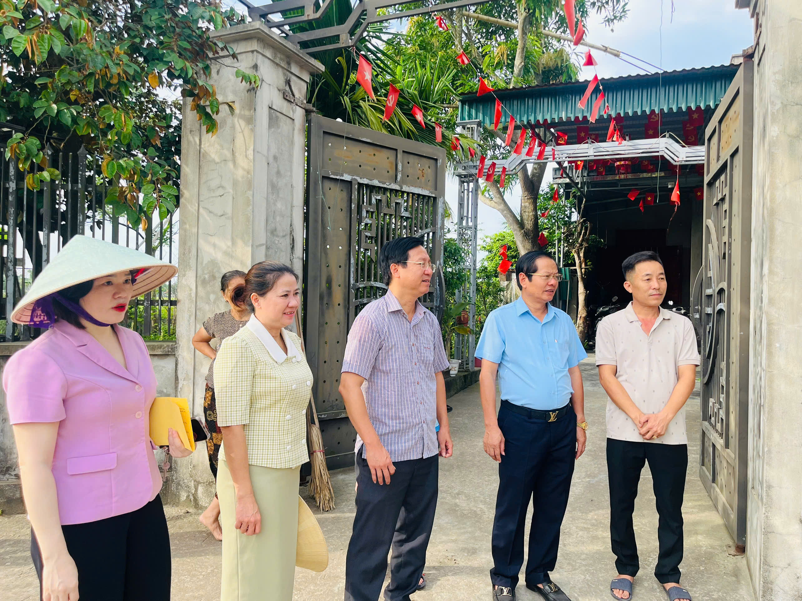 Anh-tin-bai