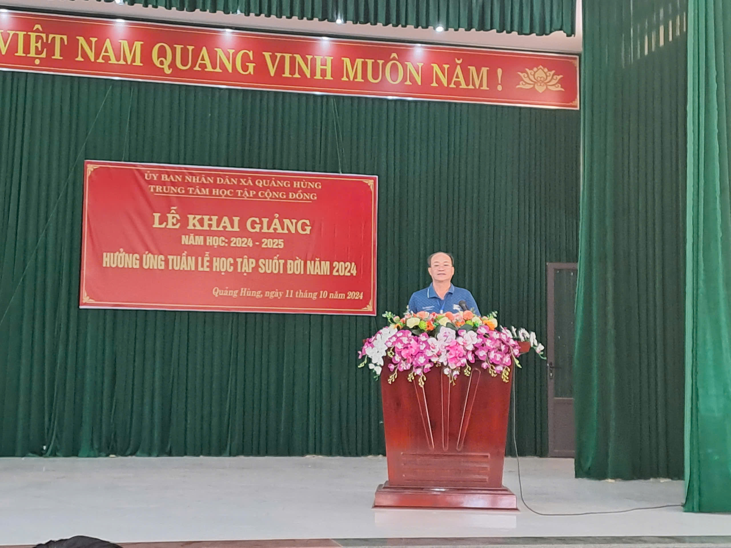 khai giảng trung tâm.jpg