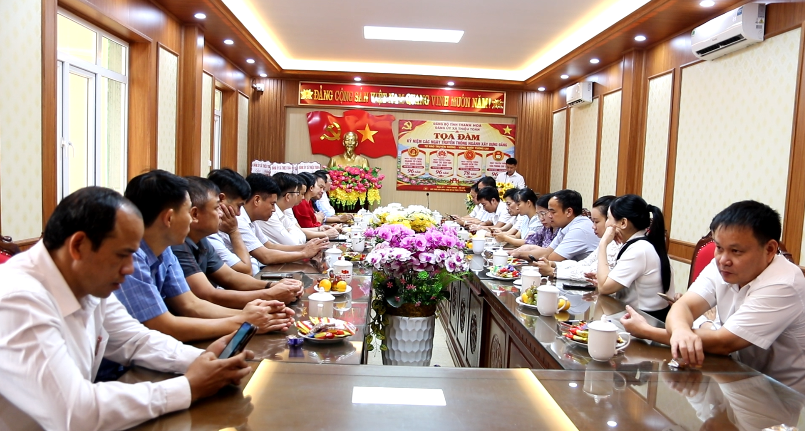 ĐẢNG ỦY XÃ THIỆU TOÁN TỔ CHỨC TỌA ĐÀM KỶ NIỆM NGÀY TRUYỀN THỐNG CÁC NGÀNH XÂY DỰNG ĐẢNG, DÂN VẬN, VĂN PHÒNG CẤP ỦY VÀ NGÀNH KIỂM TRA ĐẢNG