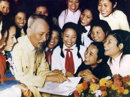 Tháng 5 nhớ Bác