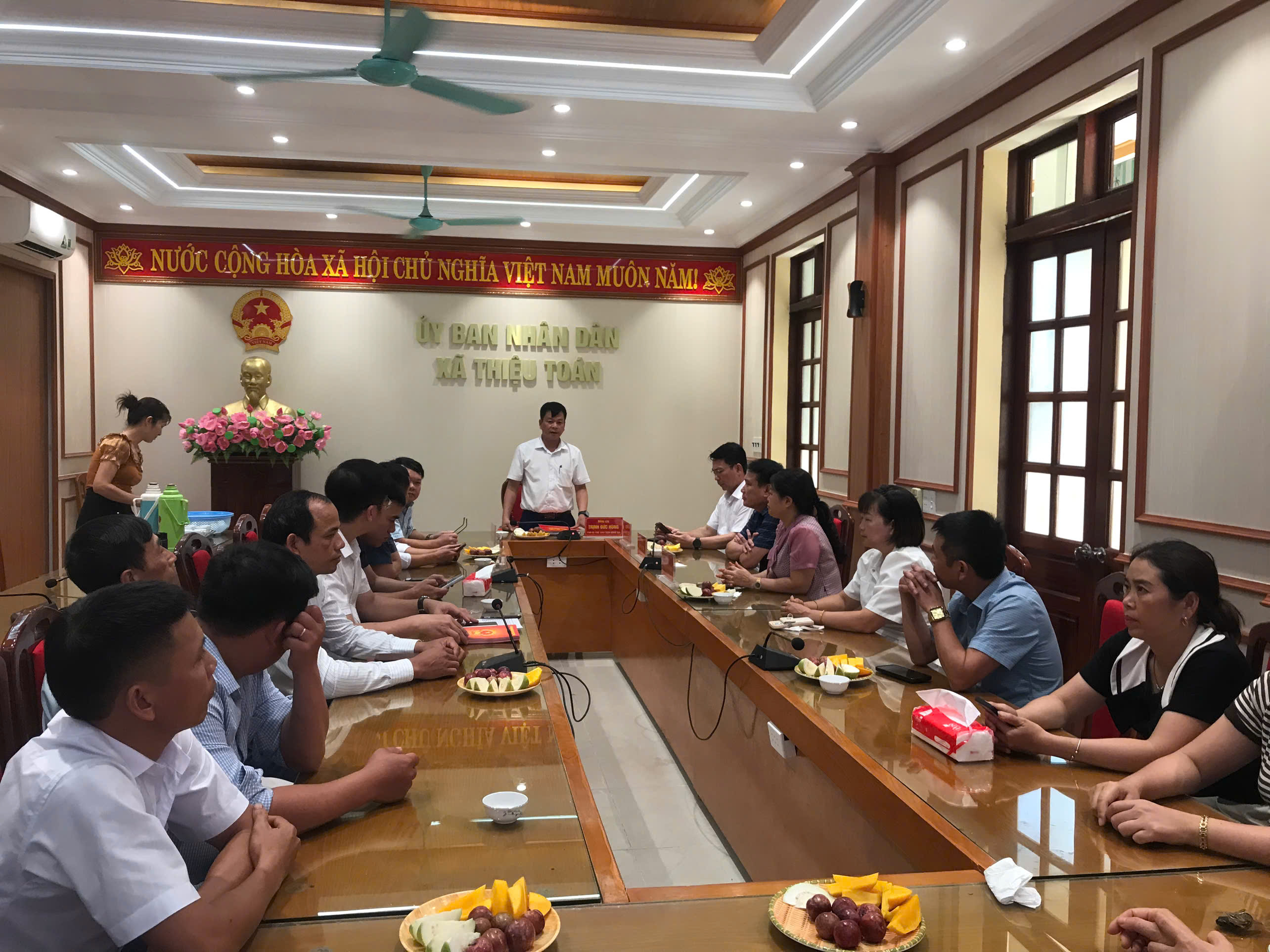 ĐẢNG UỶ, HĐND, UBND, UỶ BAN MTTQ XÃ THIỆU TOÁN TỔ CHỨC HỘI NGHỊ GẶP MẶT, CHIA TAY NGƯỜI HOẠT ĐỘNG KHÔNG CHUYÊN TRÁCH CẤP XÃ 