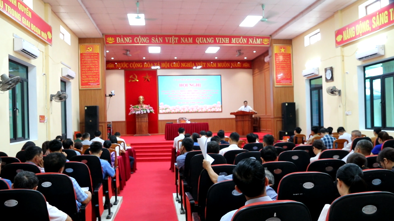 Thiệu toán tổ chức hội nghị tổng kết công tác phòng chống thiên tai, tìm kiếm cứu nạn và phòng thủ dân sự năm 2025, triển khai nhiệm vụ năm 2026; triển khai phương án sản xuất vụ thu mùa năm 2026 và giao ban tiến độ xây dựng nông thôn mới