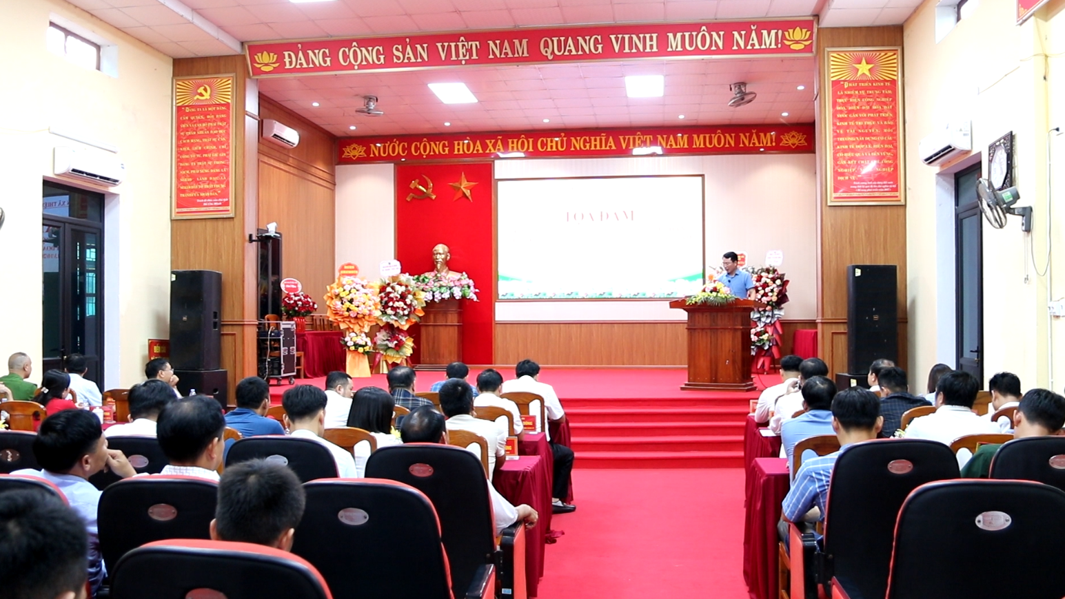 Xã Thiệu Toán tổ chức tọa đàm kỷ niệm 22 năm Ngày Doanh nhân Việt Nam