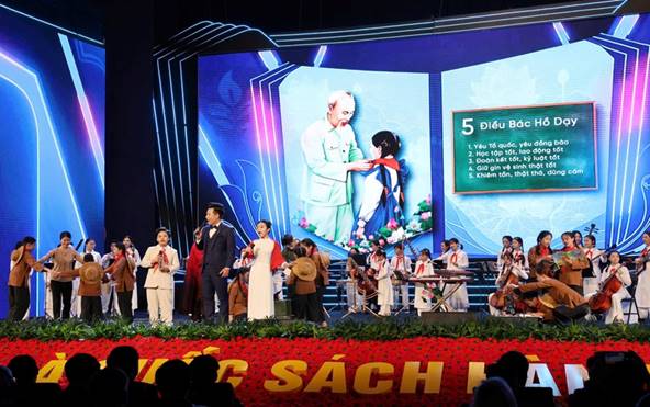 TỔNG THUẬT: Lễ khai giảng đặc biệt của 1,6 triệu thầy, cô và gần 26 triệu học sinh, sinh viên- Ảnh 3.