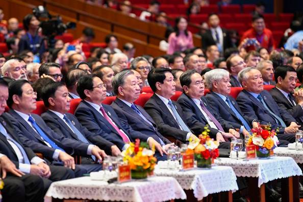 TỔNG THUẬT: Lễ khai giảng đặc biệt của 1,6 triệu thầy, cô và gần 26 triệu học sinh, sinh viên- Ảnh 6.