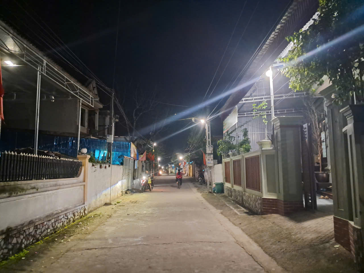 Thôn Toán Thắng thắp sáng niềm tin trên những tuyến đường quê