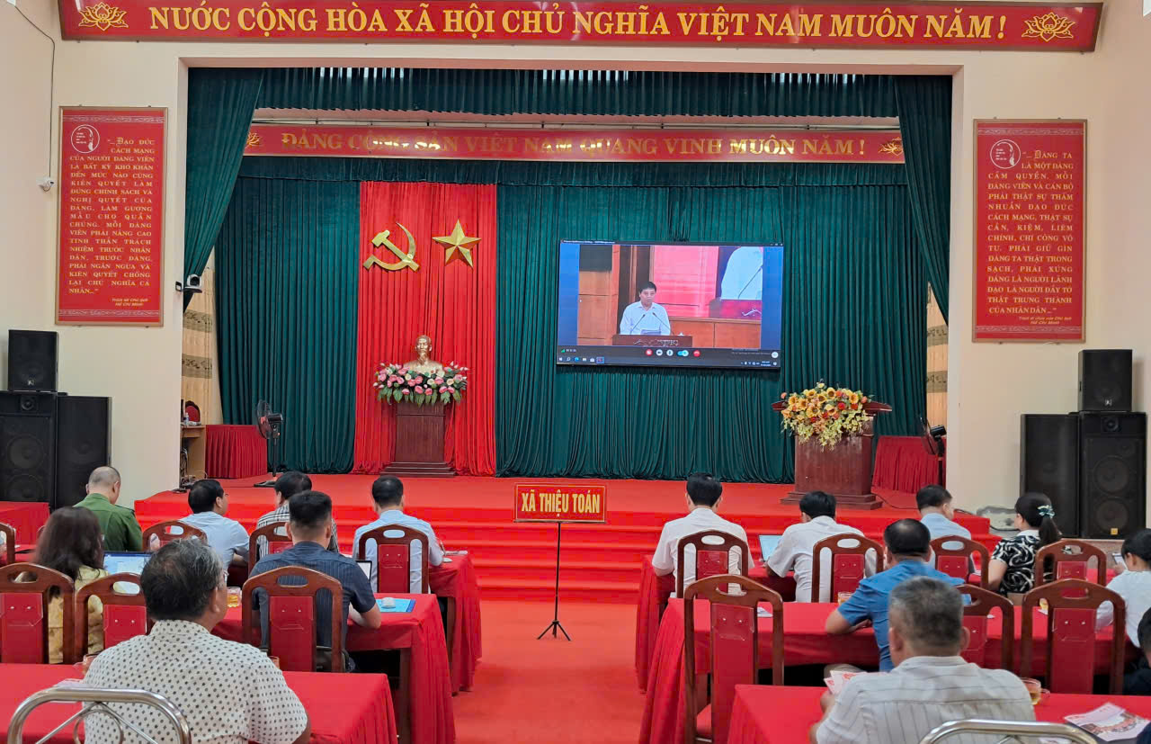 Thiệu Toán tham dự hội nghị sơ kết 01 năm thực hiện mô hình chính quyền địa phương 02 cấp của tỉnh 