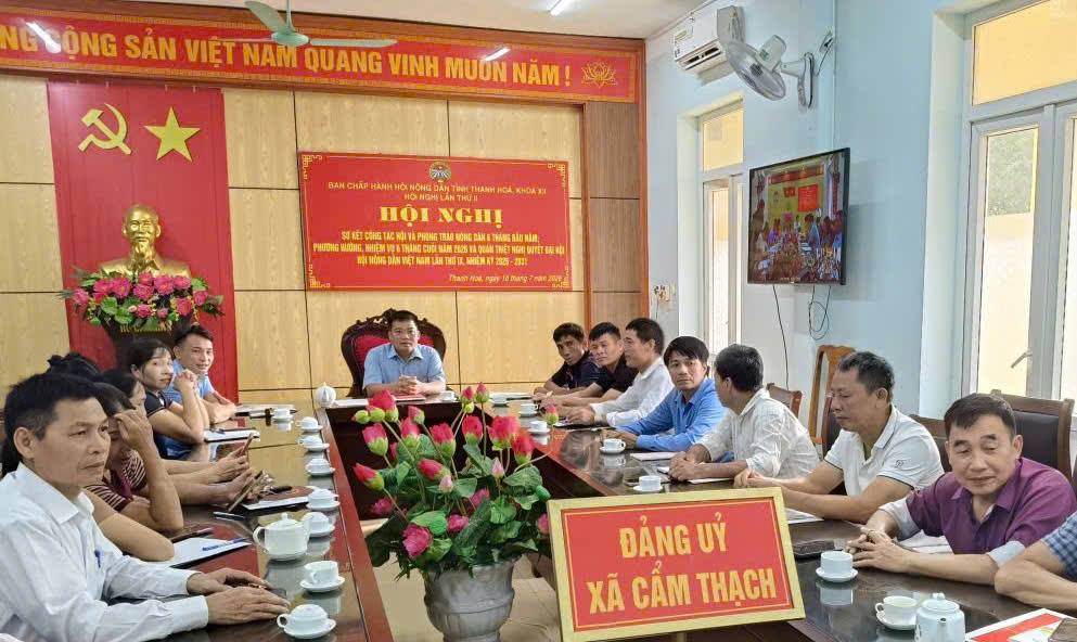 Hội Nông dân xã Cẩm Thạch tham dự hội nghị trực tuyến sơ kết công tác Hội và quán triệt Nghị quyết Đại hội IX Hội Nông dân Việt Nam