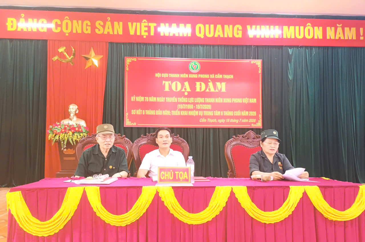 Hội Cựu thanh niên xung phong xã Cẩm Thạch tọa đàm kỷ niệm 76 năm Ngày truyền thống lực lượng Thanh niên xung phong Việt Nam