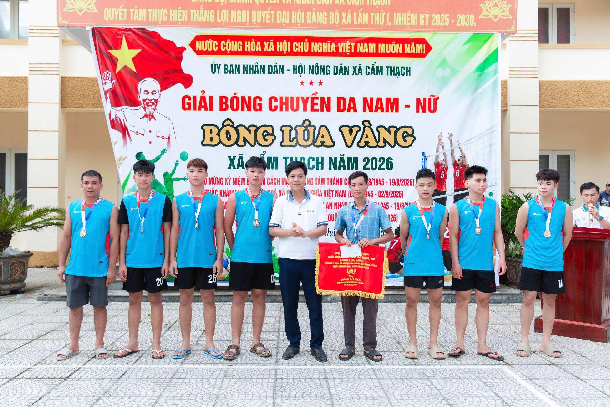 Anh-tin-bai