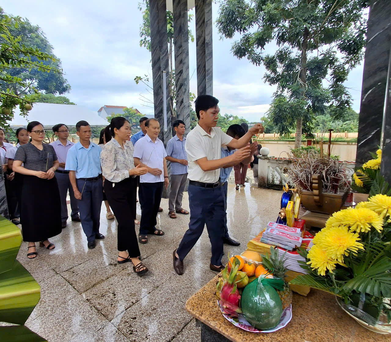 Anh-tin-bai