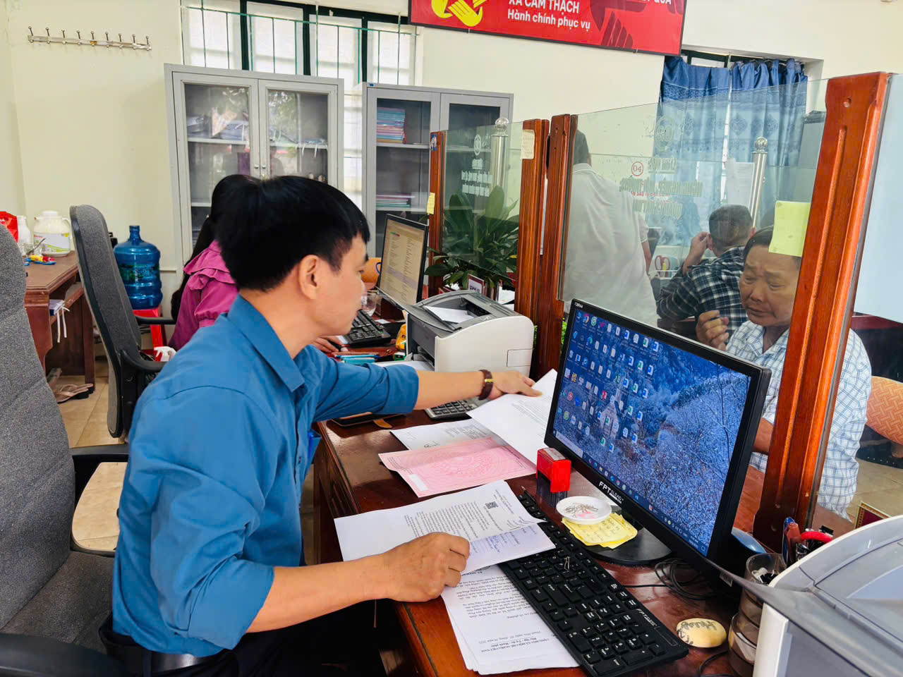 Dịch vụ công trực tuyến – gần dân hơn trong mô hình chính quyền hai cấp