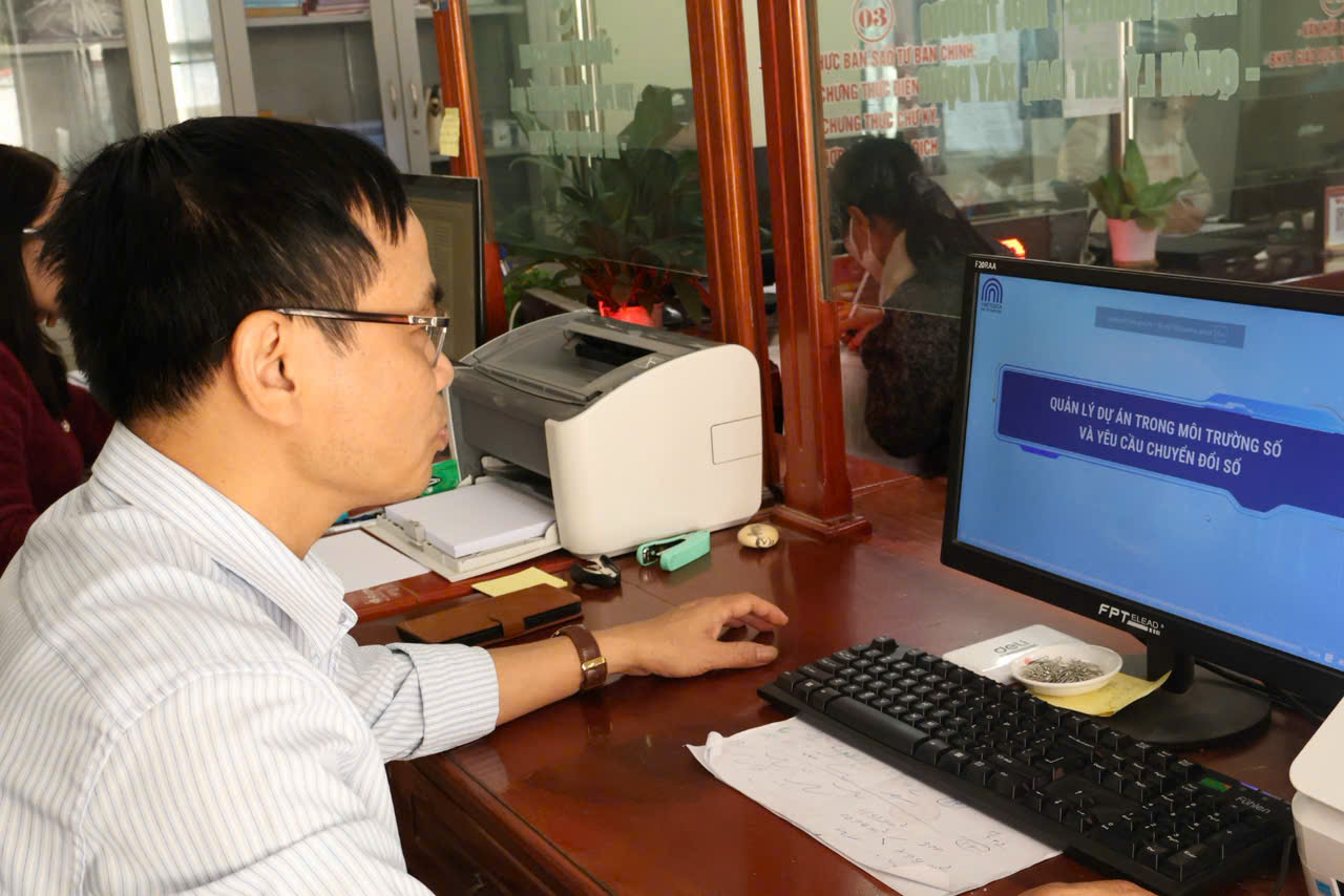 Xã Cẩm Thạch chủ động nâng cao năng lực số, 100% cán bộ, công chức, viên chức tham gia khóa bồi dưỡng chuyển đổi số năm 2025