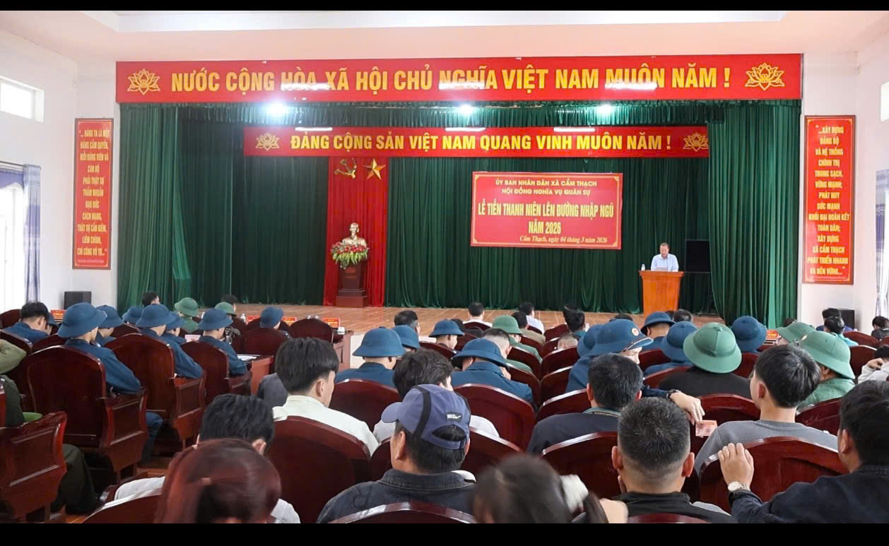 Cẩm Thạch tổ chức gặp mặt, tặng quà động viên thanh niên lên đường nhập ngũ năm 2026