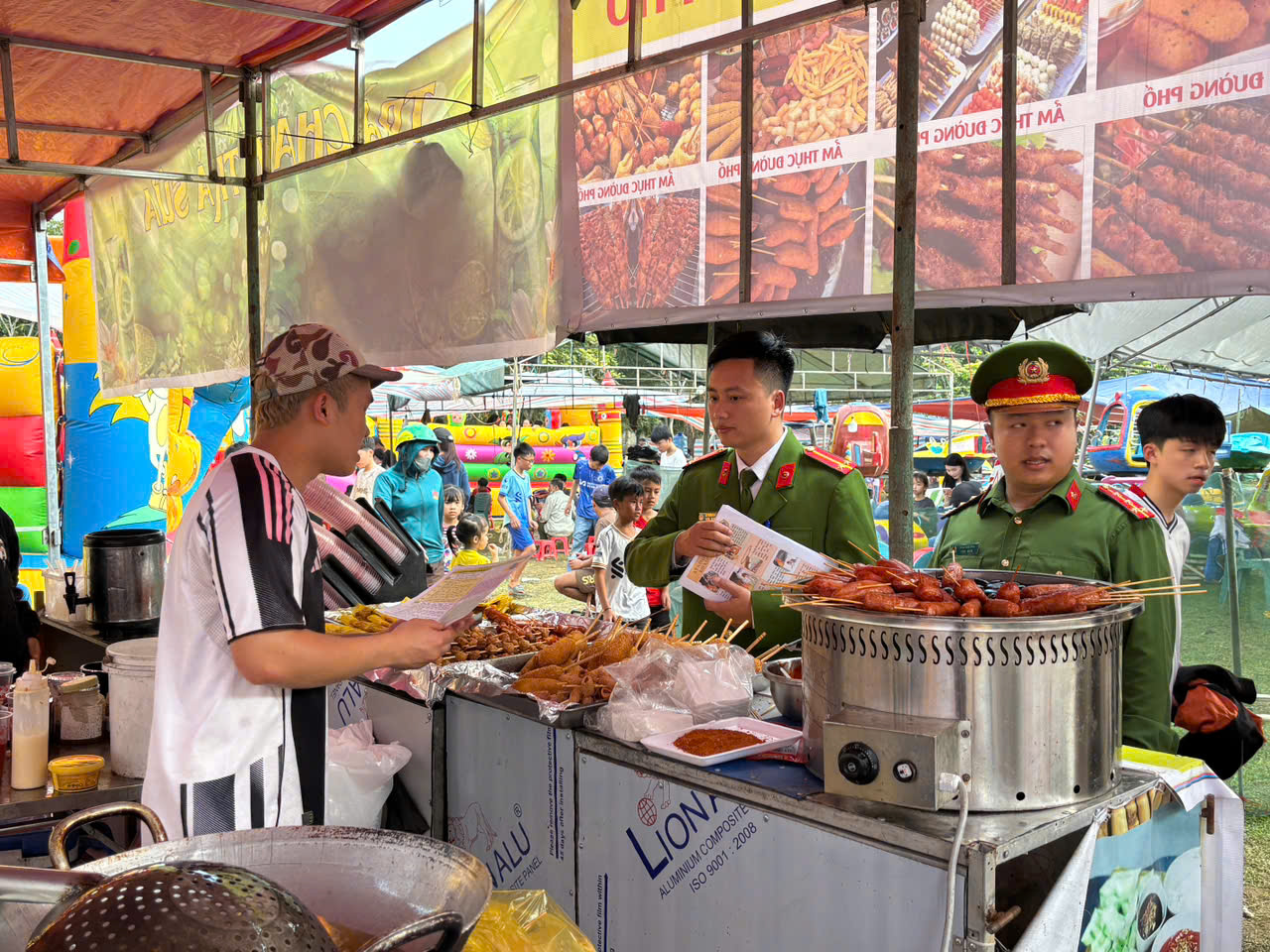 Anh-tin-bai