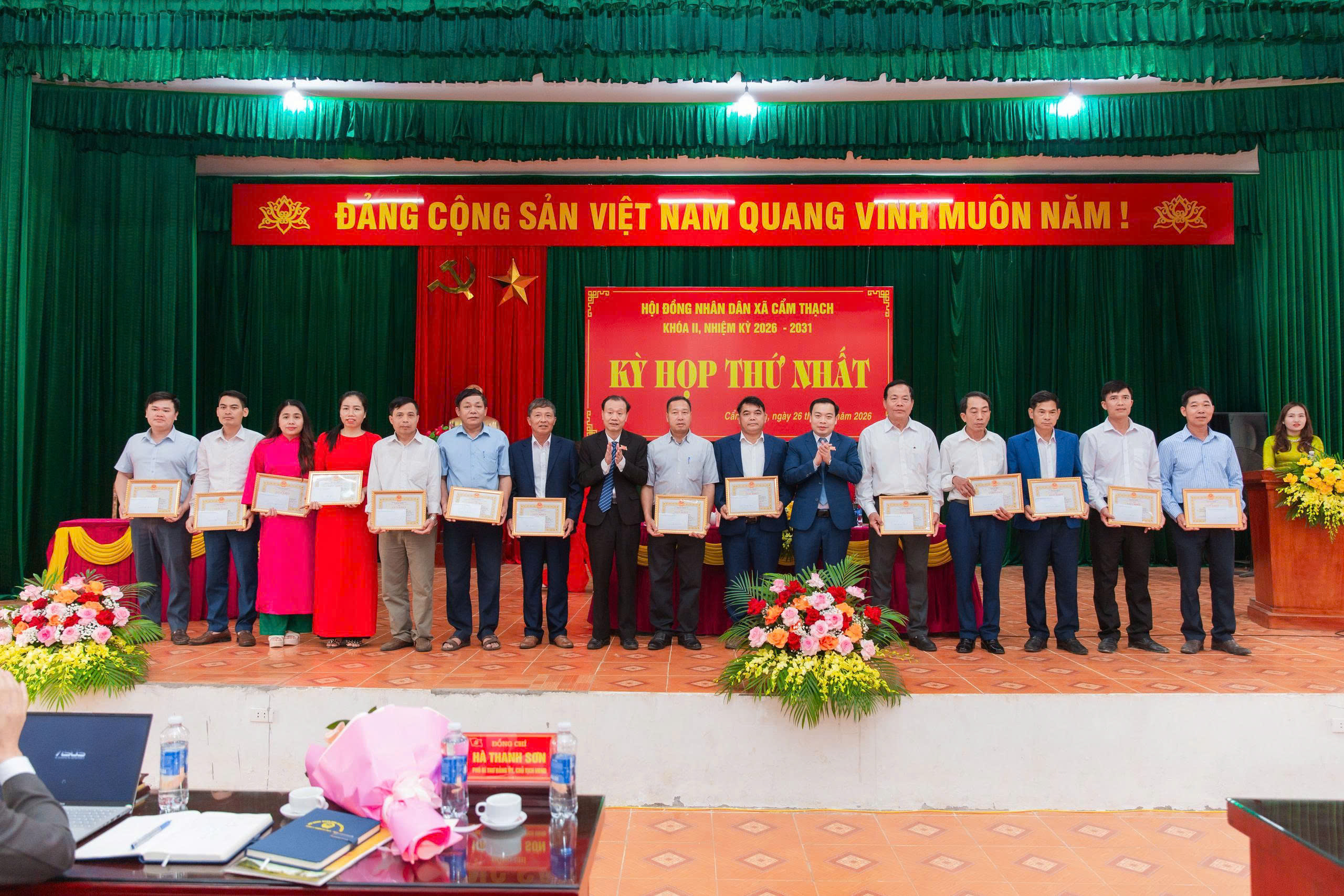 Anh-tin-bai