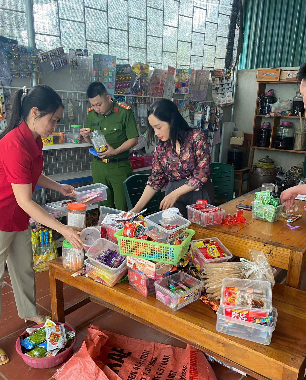 Cẩm Thạch tăng cường kiểm tra, xử lý vi phạm an toàn thực phẩm