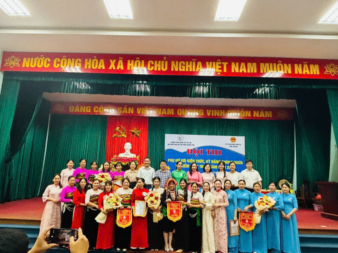 Anh-tin-bai