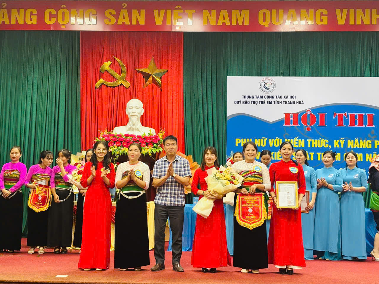 Anh-tin-bai