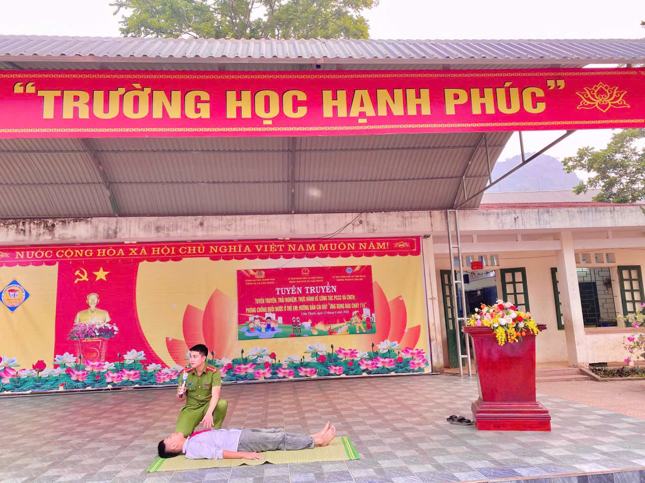 Anh-tin-bai