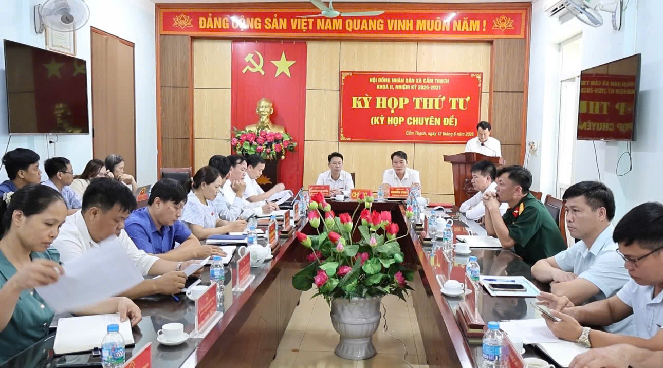 HĐND xã Cẩm Thạch khóa II tổ chức Kỳ họp thứ 4( phiên họp thường kỳ)