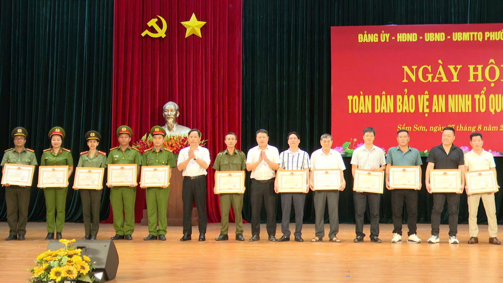Anh-tin-bai