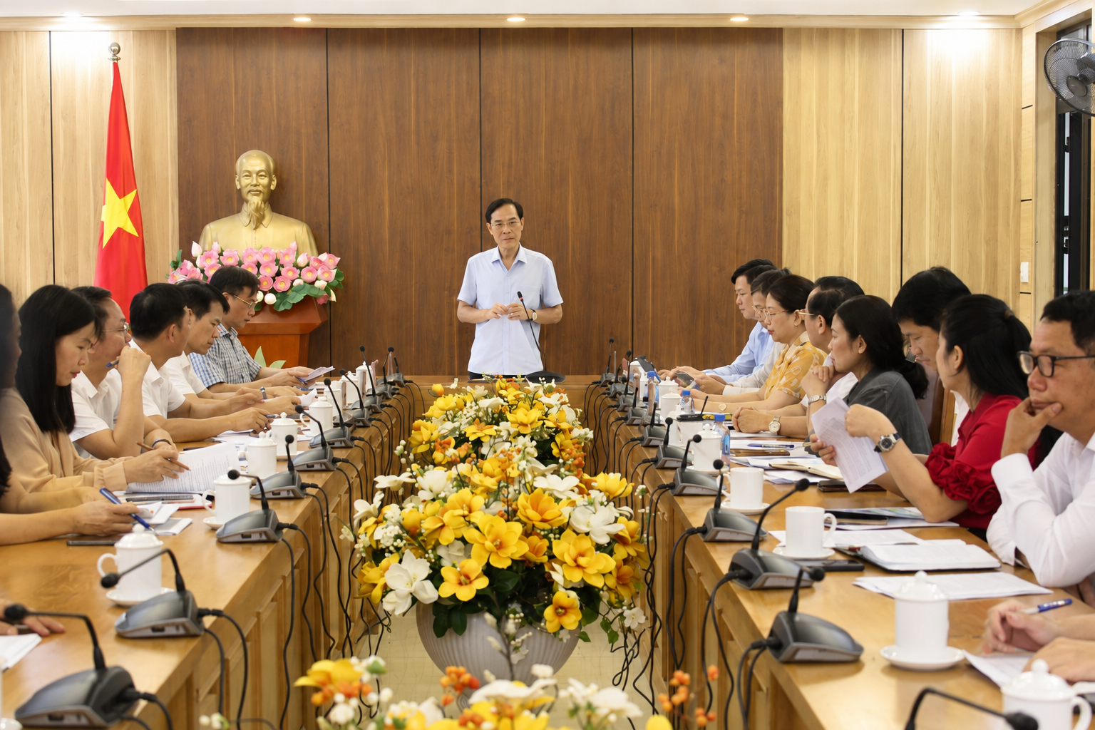Đẩy nhanh tiến độ, đưa sản phẩm du lịch biển mới vào vận hành thí điểm trong tháng 8.