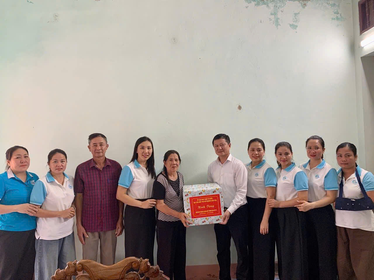 Hội Liên hiệp Phụ nữ phường Sầm Sơn đã tổ chức thăm hỏi các hội viên là đối tượng thương bệnh binh, nhiễm chất độc hóa học nhân kỷ niệm 78 năm Ngày Thương binh - Liệt sĩ