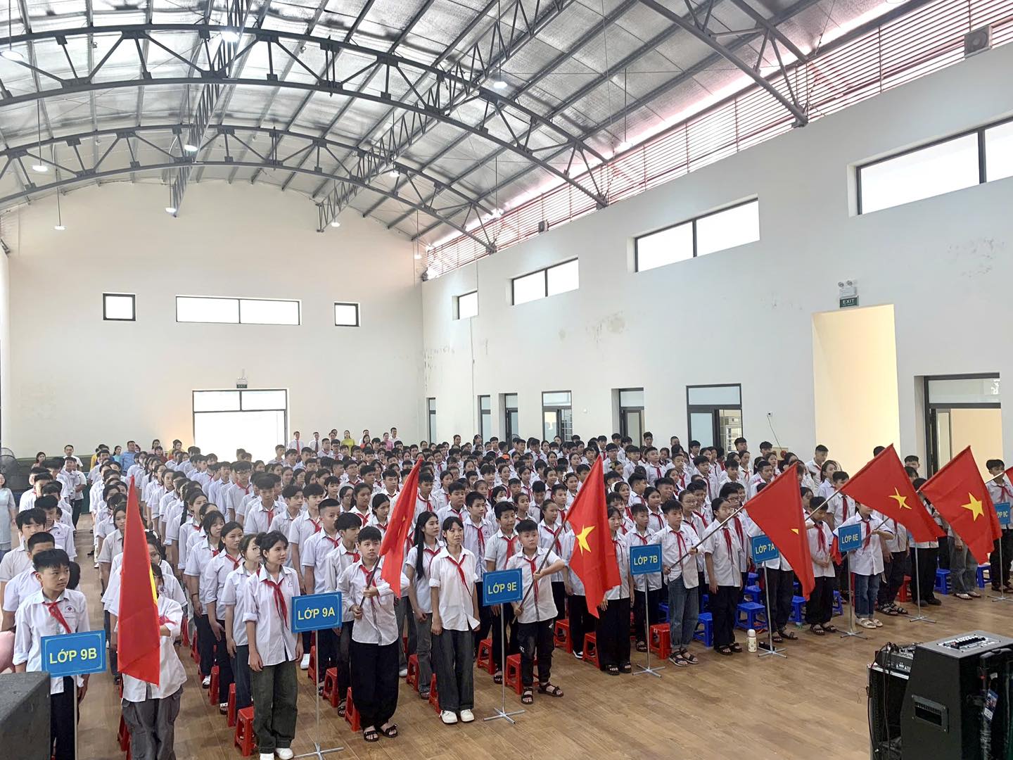 Anh-tin-bai