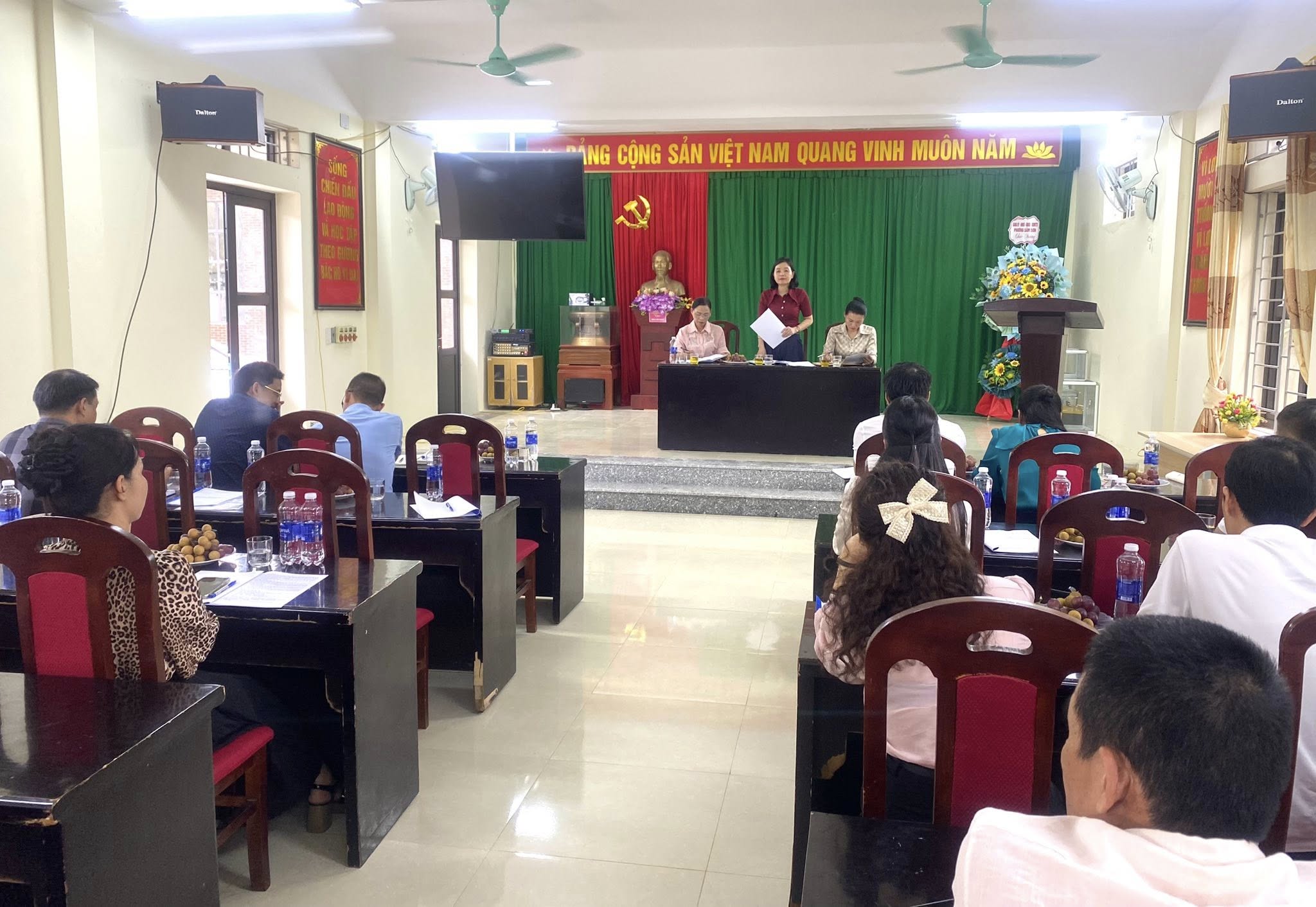 Anh-tin-bai