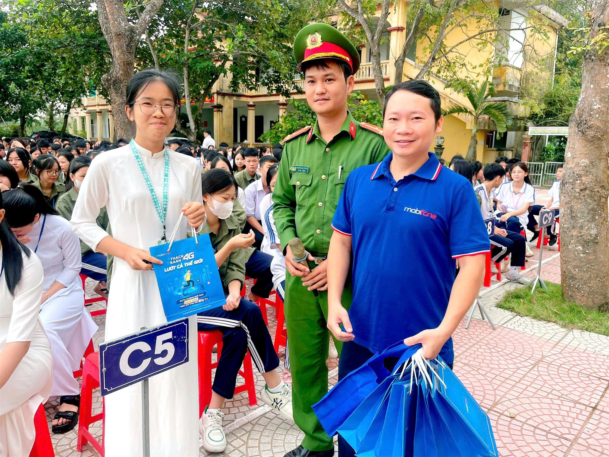 Anh-tin-bai