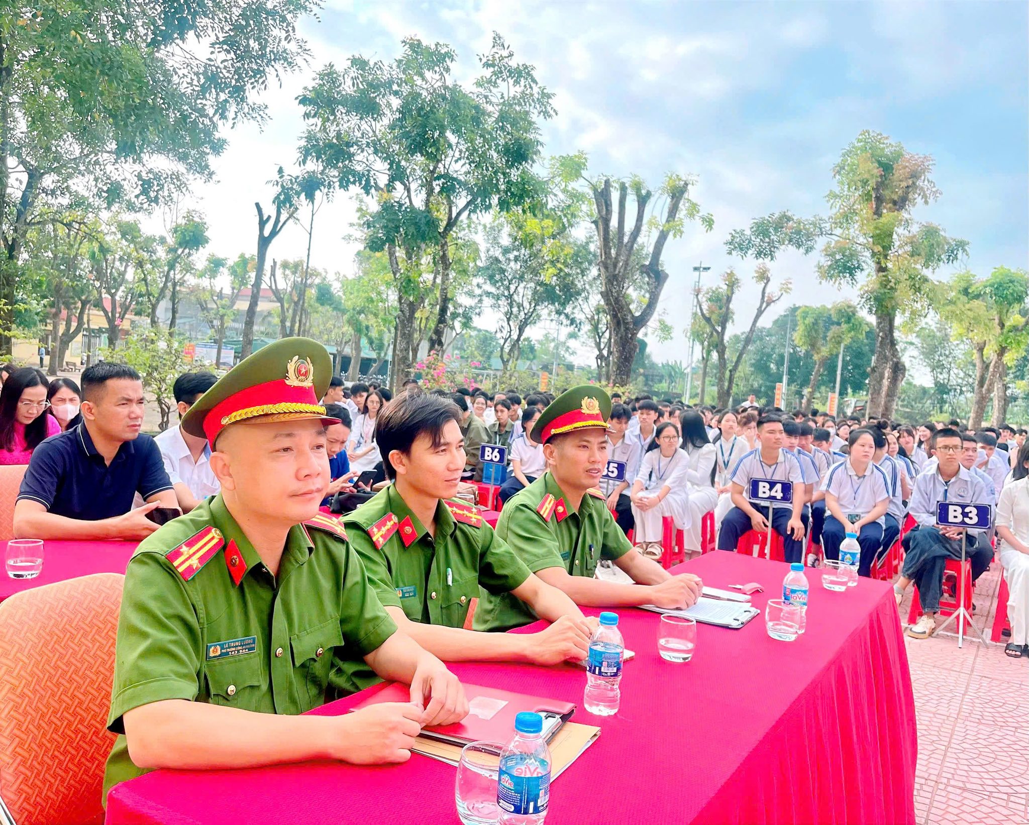 Anh-tin-bai