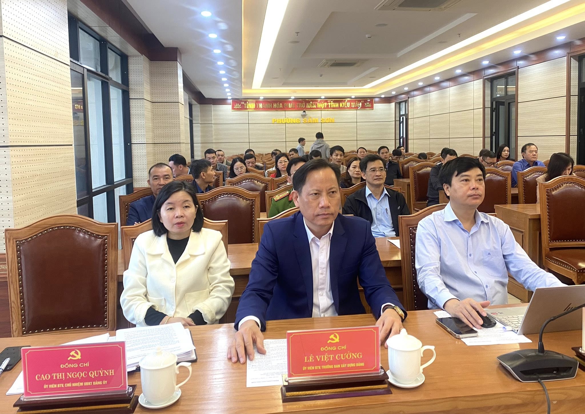 Bồi dưỡng cập nhật kiến thức, kỹ năng về công tác xây dựng Đảng đối với cấp ủy cấp xã trên phạm vi cả nước