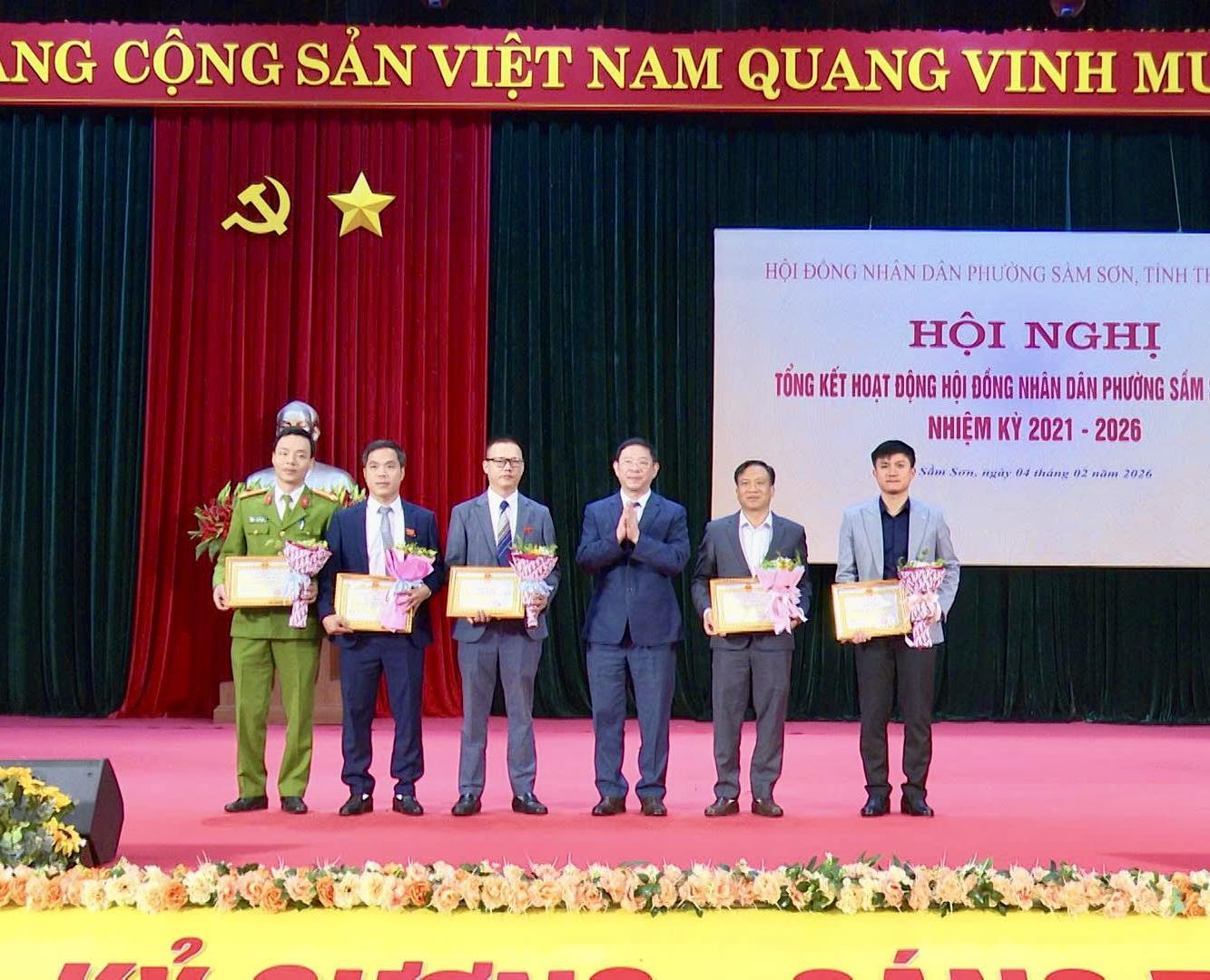 Anh-tin-bai