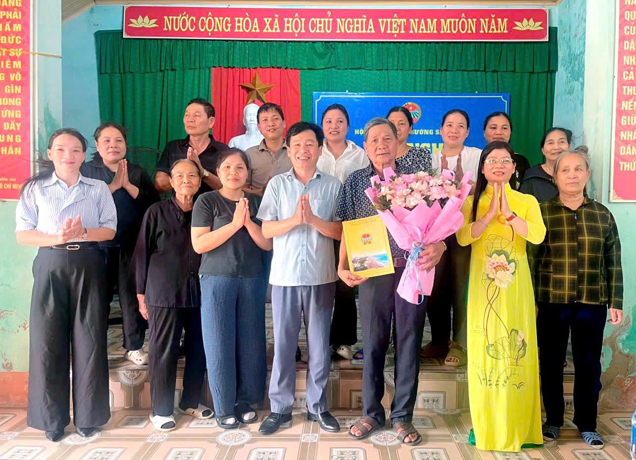 Ra mắt Tổ hội nông dân nghề nghiệp “Bún Tân Đức”.