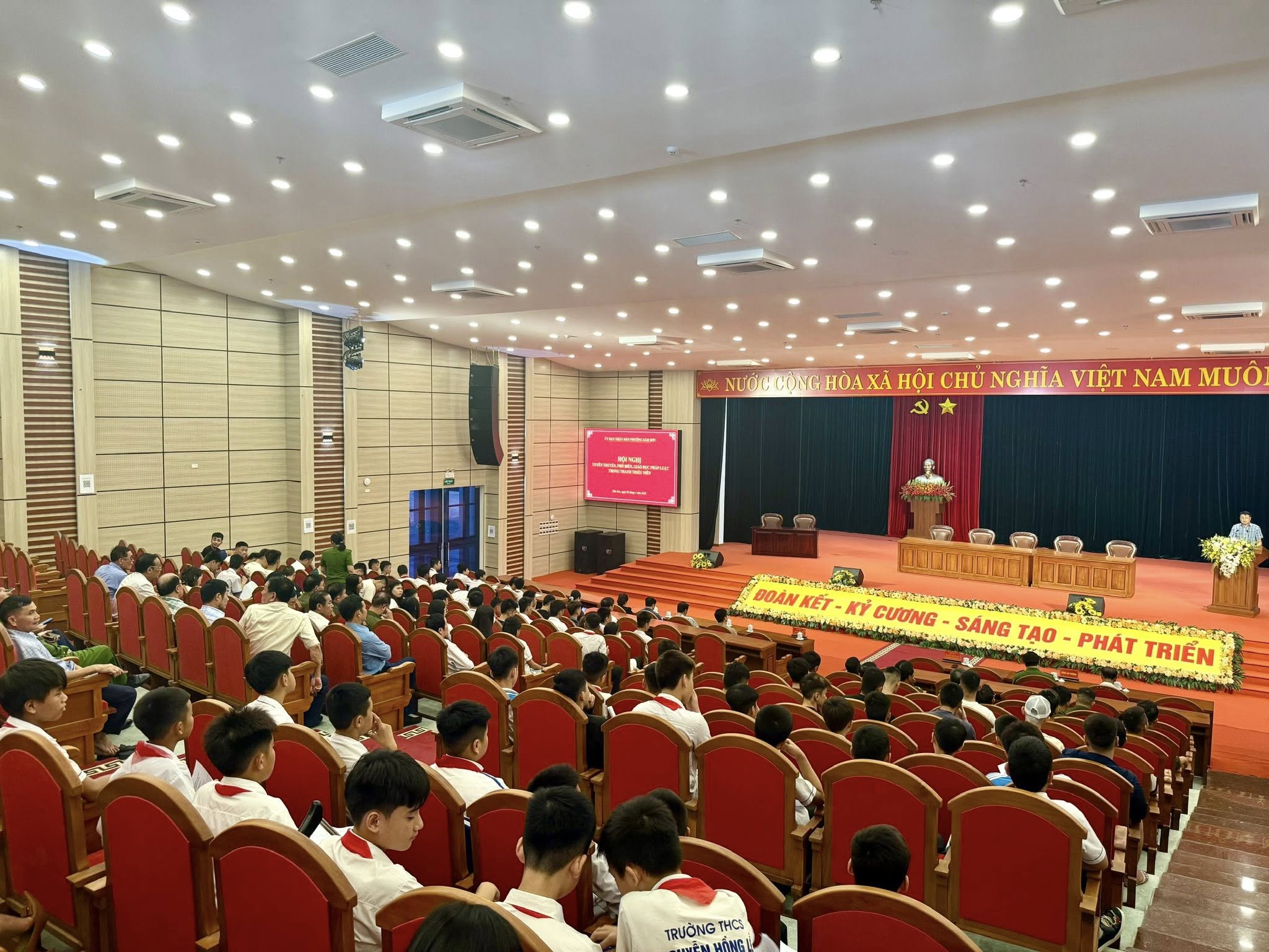 Anh-tin-bai