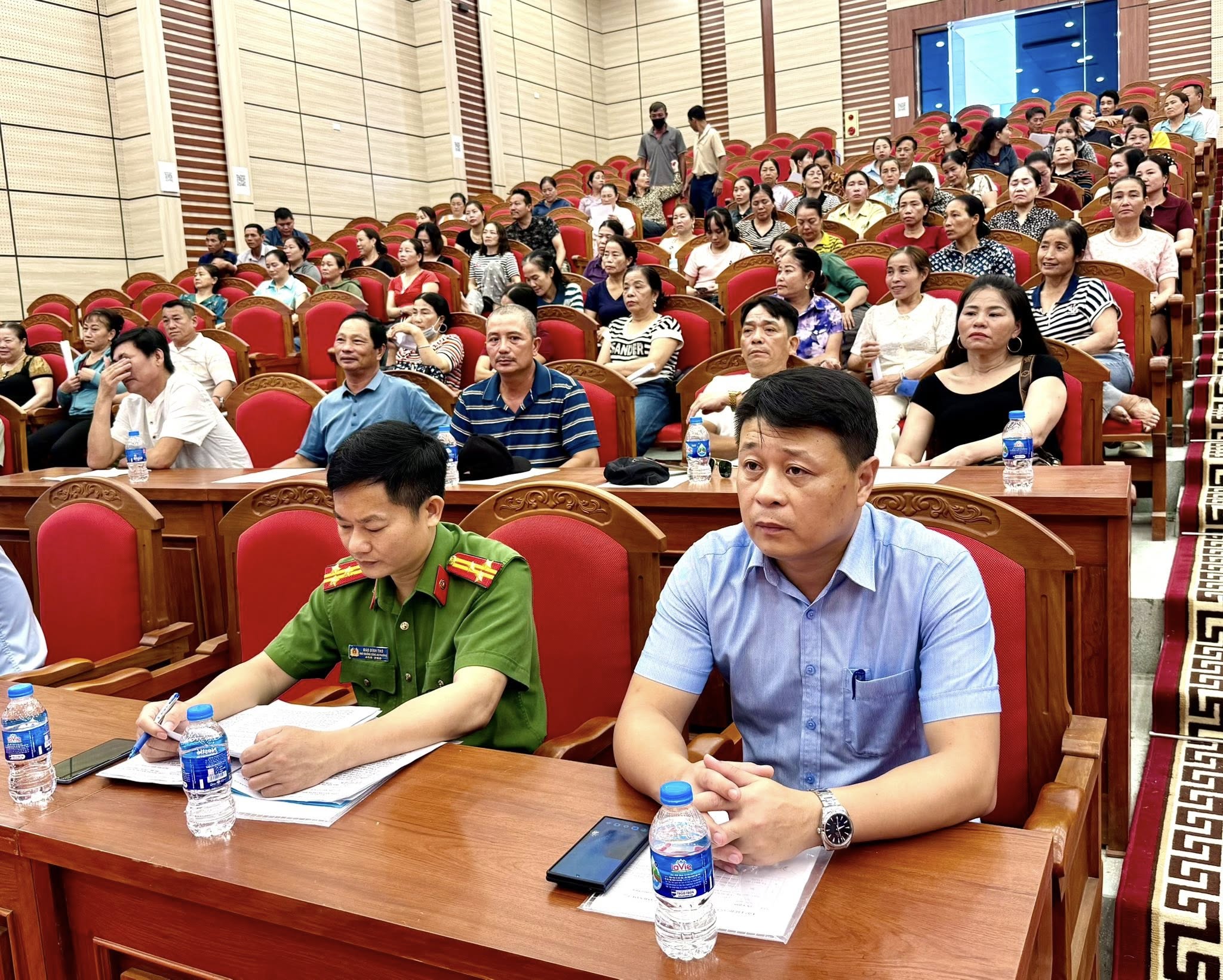 Anh-tin-bai