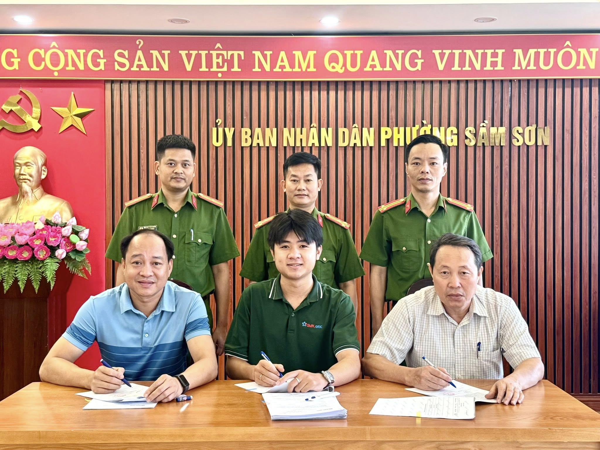 Anh-tin-bai