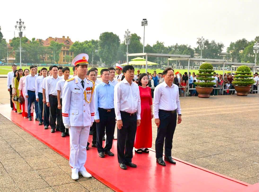 Anh-tin-bai