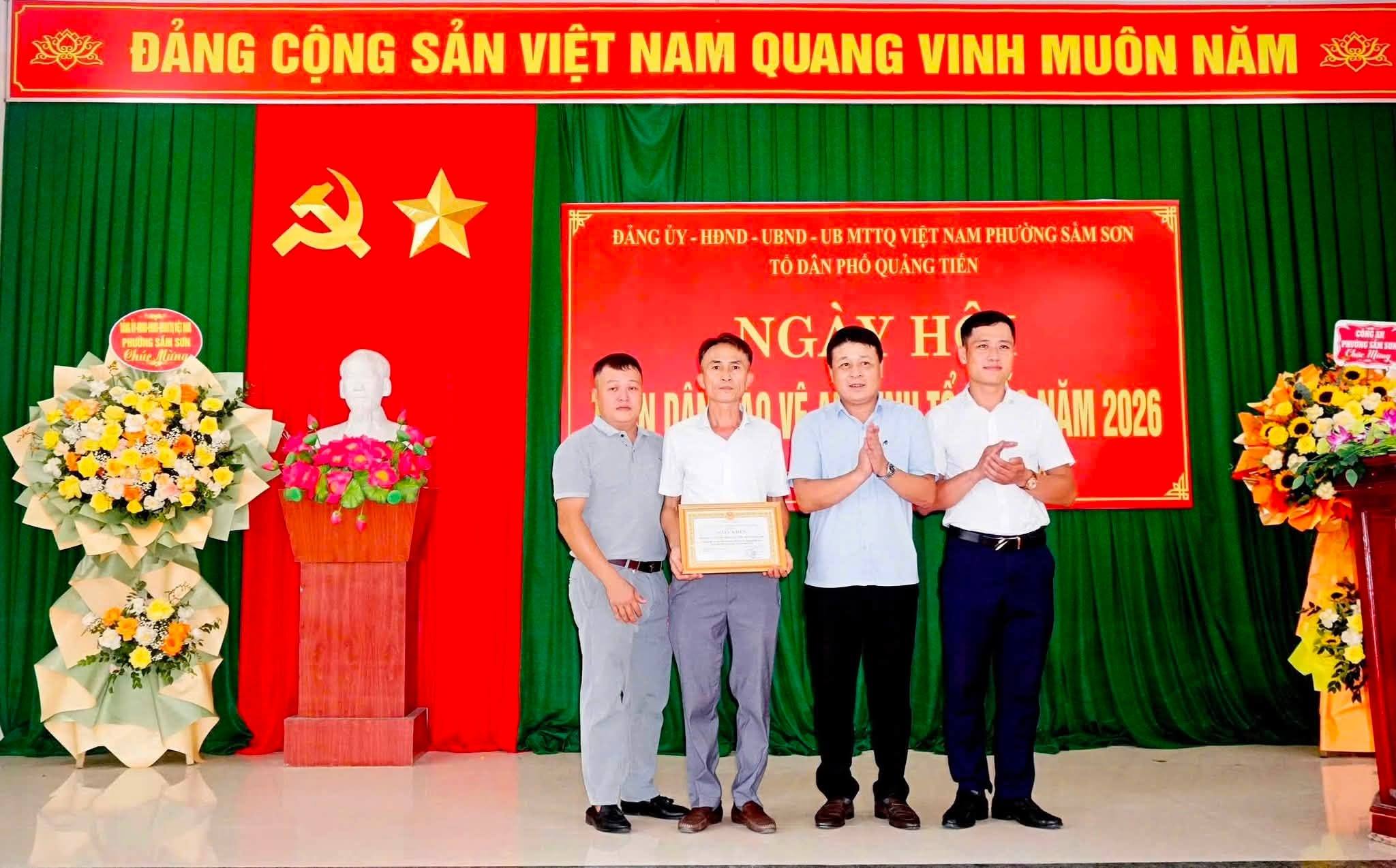 Anh-tin-bai