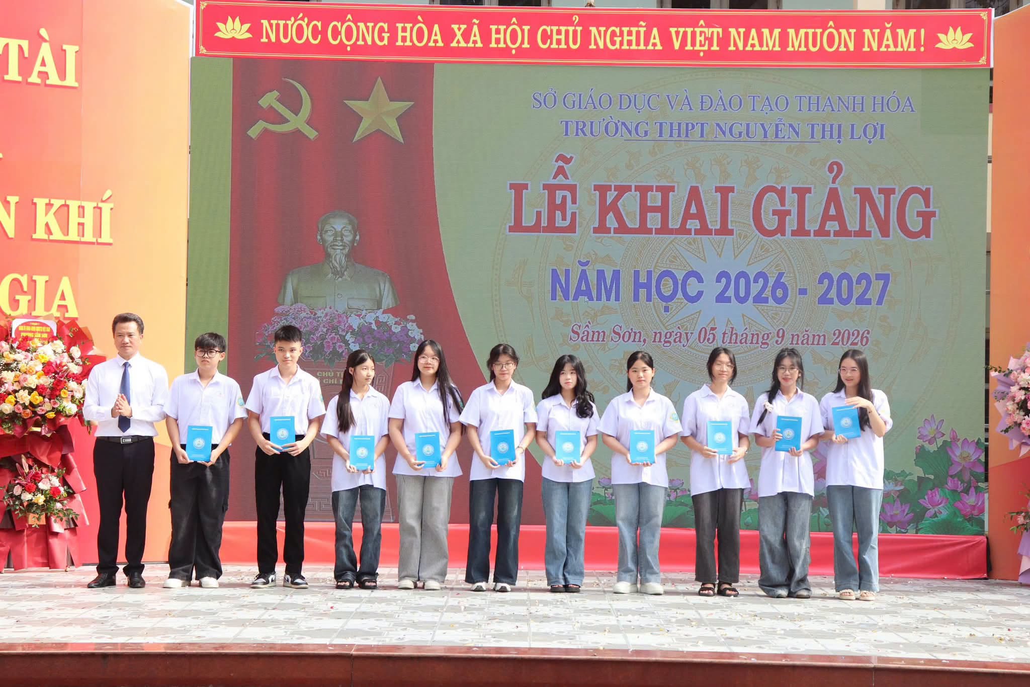 Anh-tin-bai
