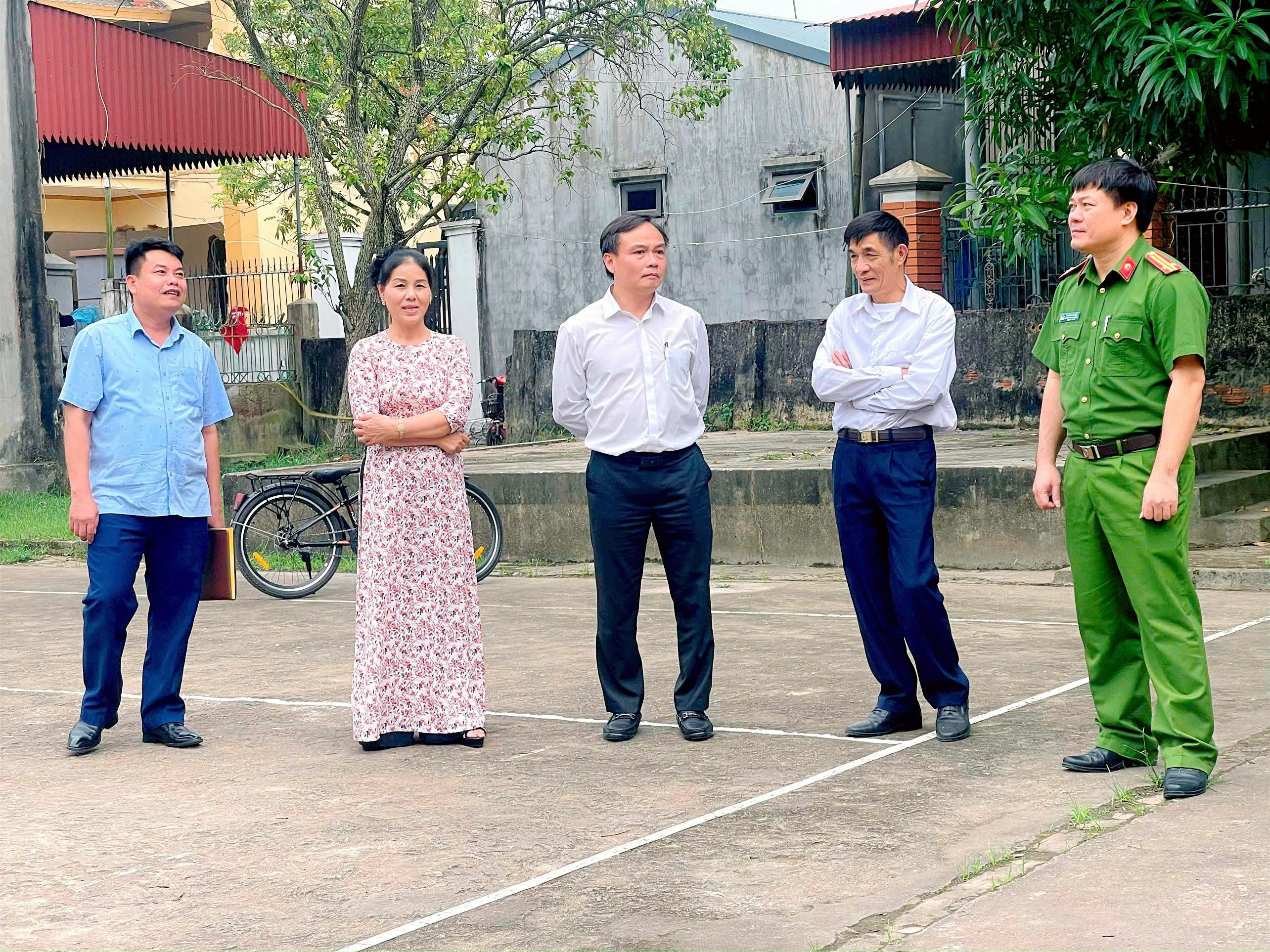 Anh-tin-bai