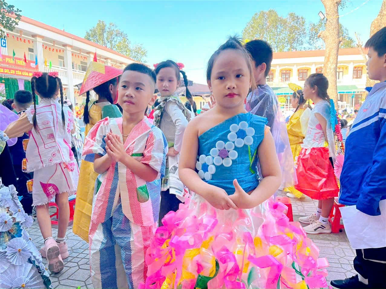 Anh-tin-bai