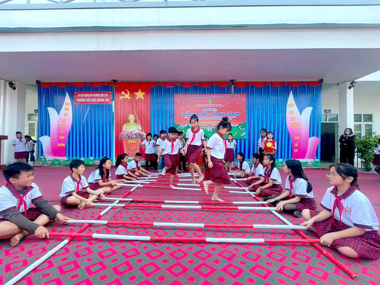 Anh-tin-bai