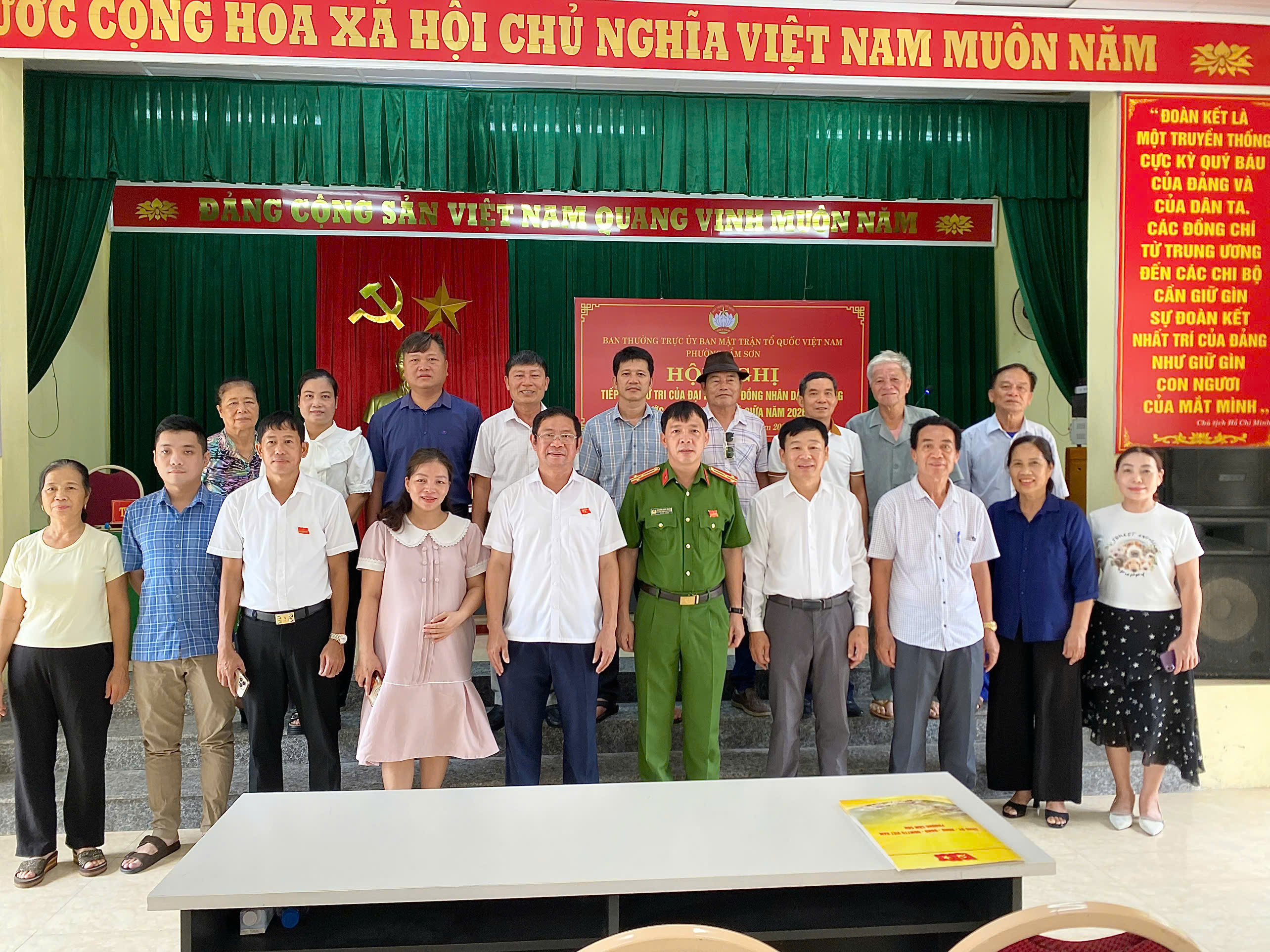 Anh-tin-bai