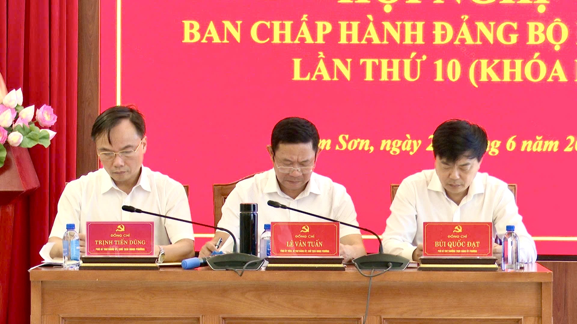 Anh-tin-bai