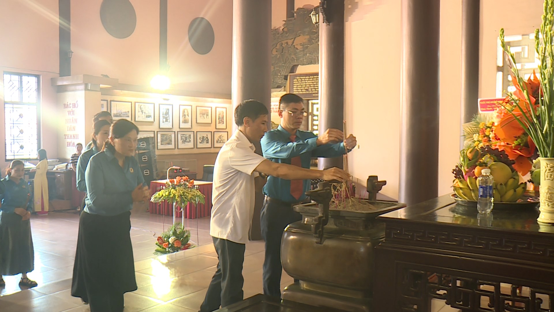 Anh-tin-bai
