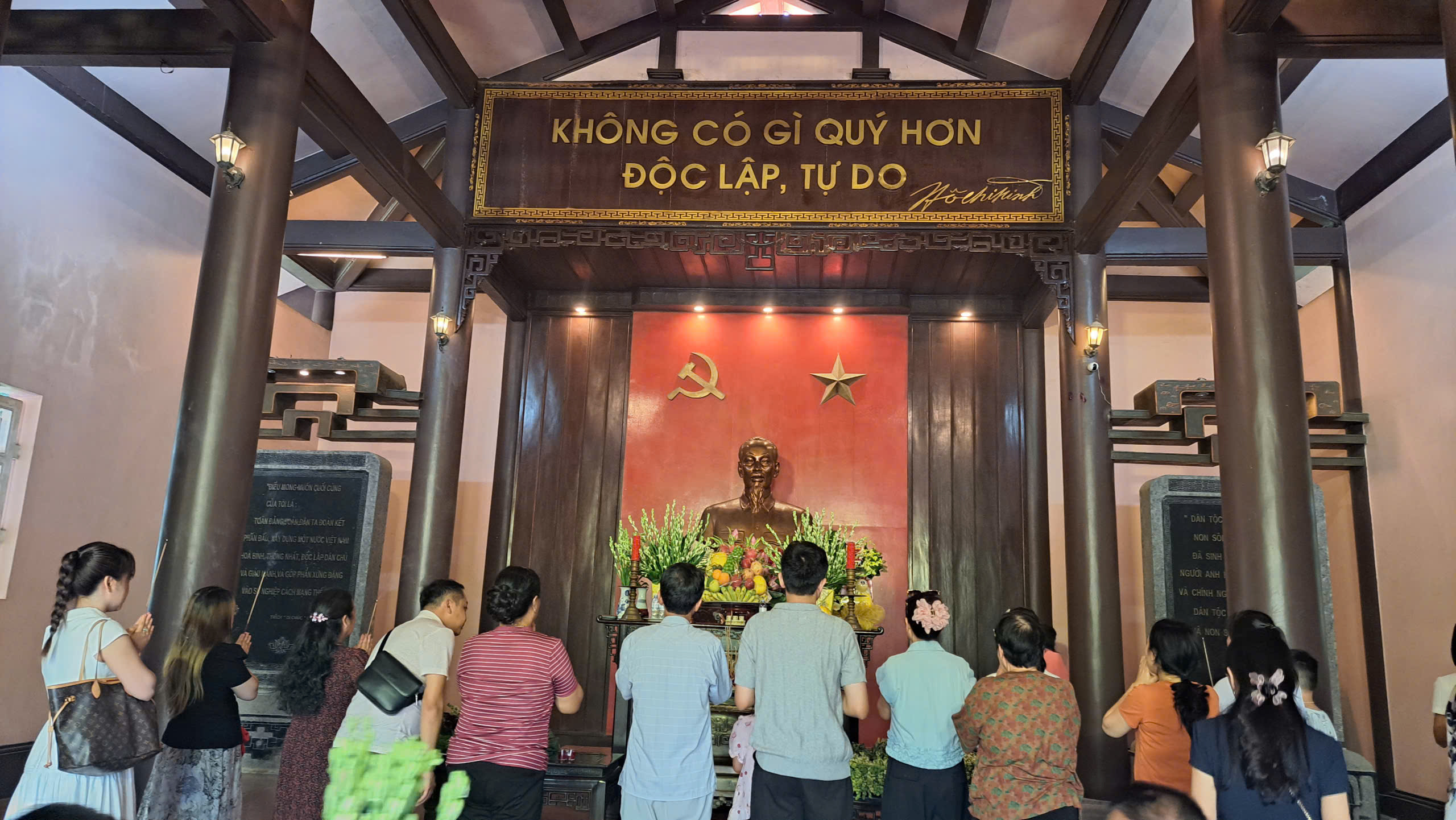 Anh-tin-bai